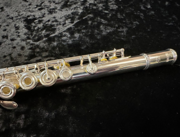 Photo Yamaha YFL-362H Open-Hole Flute in Silver #068389 - Low-B Foot-Joint